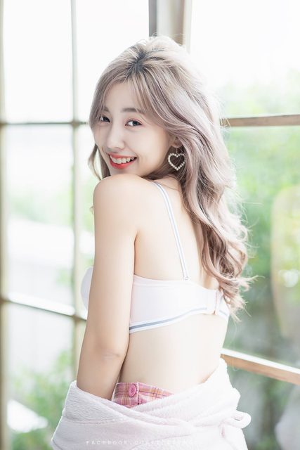 Nilawan Iamchuasawad So Beautiful With White Bra and Miniskirt – ảnh 5