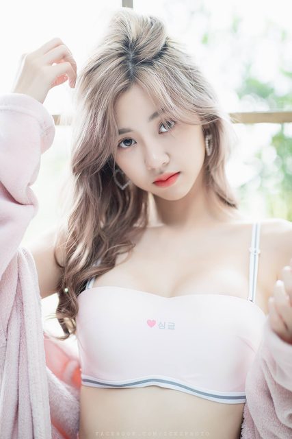 Nilawan Iamchuasawad So Beautiful With White Bra and Miniskirt – ảnh 6