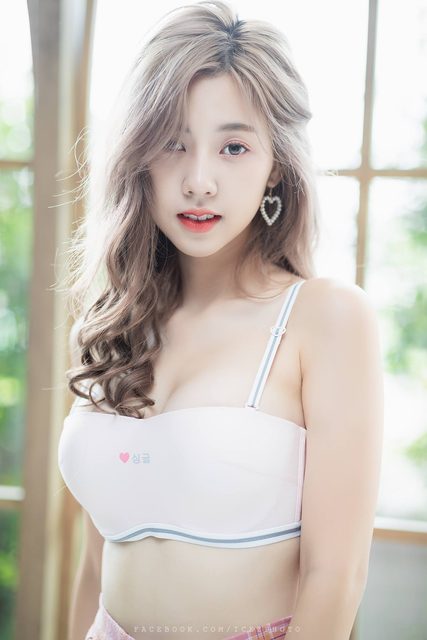 Nilawan Iamchuasawad So Beautiful With White Bra and Miniskirt – ảnh 8