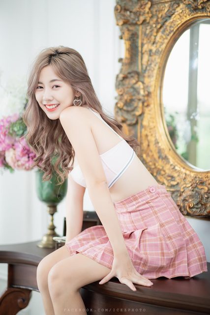 Nilawan Iamchuasawad So Beautiful With White Bra and Miniskirt – ảnh 9