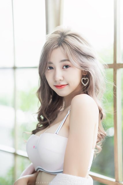 Nilawan Iamchuasawad So Beautiful With White Bra and Miniskirt – ảnh 33