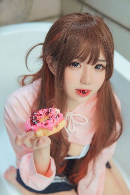 Sally Dorasnow - Chizuru – photo 11