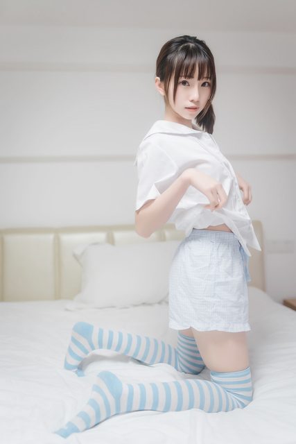 绮太郎 Kitaro - Sọc Xanh Xen Trắng Vớ - 蓝白条纹袜 – ảnh 17