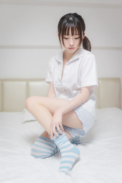 绮太郎 Kitaro - Sọc Xanh Xen Trắng Vớ - 蓝白条纹袜 – ảnh 19