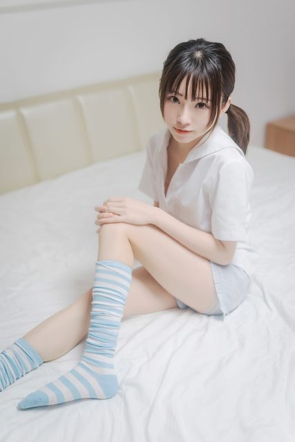 绮太郎 Kitaro - Sọc Xanh Xen Trắng Vớ - 蓝白条纹袜 – ảnh 34