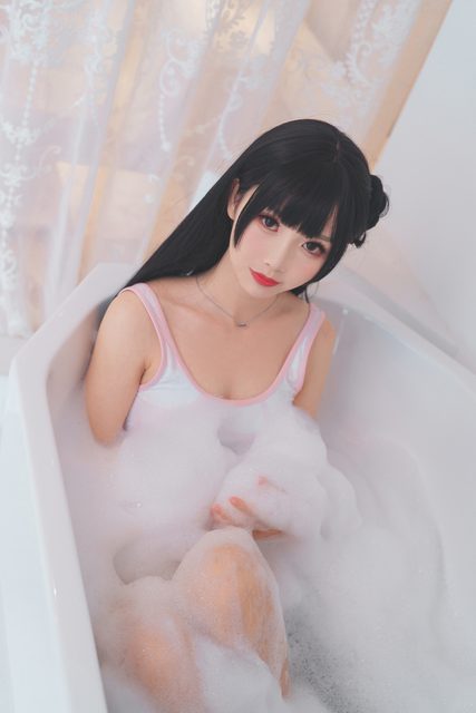 Bong Bóng Bồn Tắm - 浴缸泡泡 – photo 1