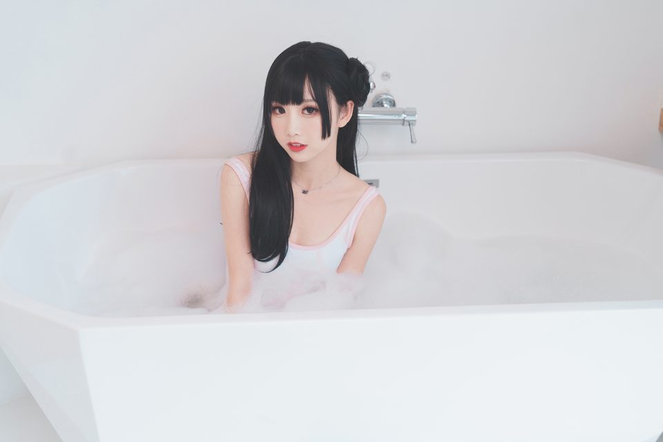Bong Bóng Bồn Tắm - 浴缸泡泡 – photo 3