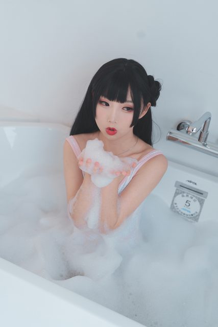 Bong Bóng Bồn Tắm - 浴缸泡泡 – photo 4