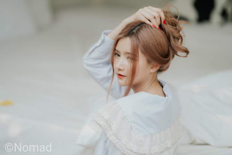 Aintoaon Nantawong   Pretty little Brunette girl smiling – ảnh 2
