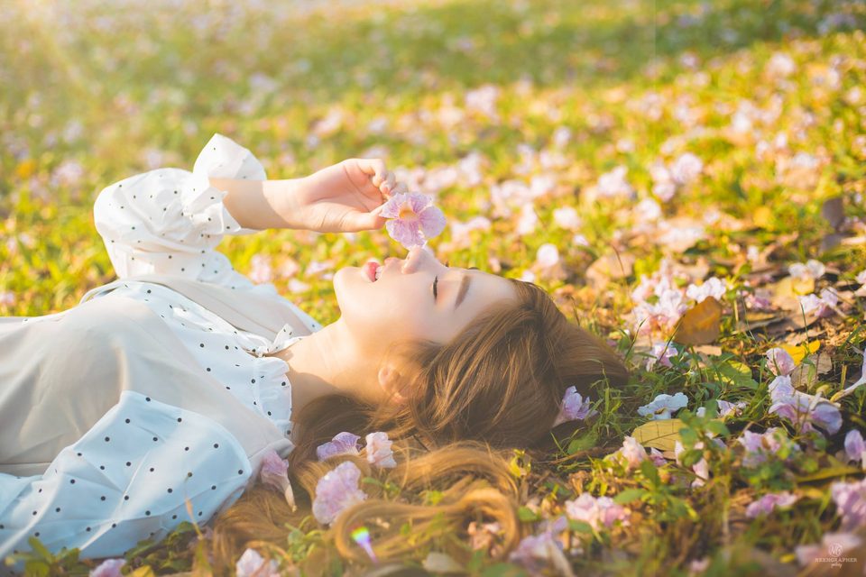 Nilawan Iamchuasawad   Beautiful girl in the flower field – ảnh 28