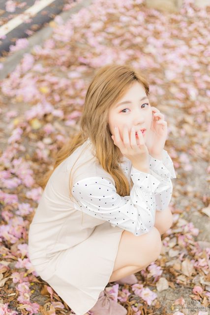 Nilawan Iamchuasawad   Beautiful girl in the flower field – ảnh 40