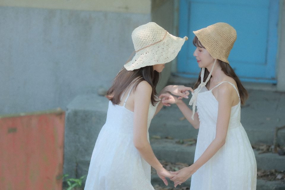 Beautiful Twin Angels – photo 14