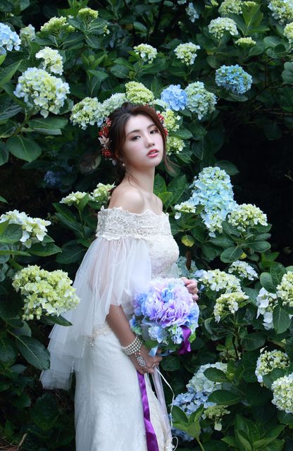 Beautiful Bride and Hydrangea Flowers – photo 11