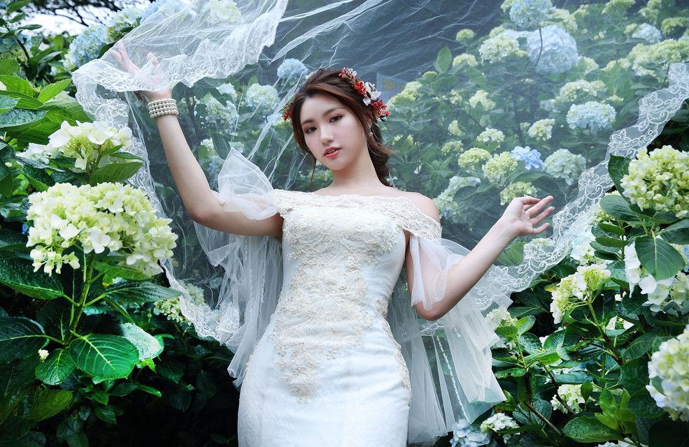 Beautiful Bride and Hydrangea Flowers – photo 21