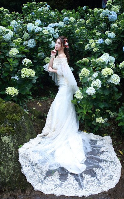 Beautiful Bride and Hydrangea Flowers – photo 34