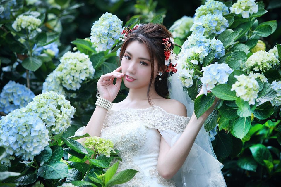 Beautiful Bride and Hydrangea Flowers – photo 48