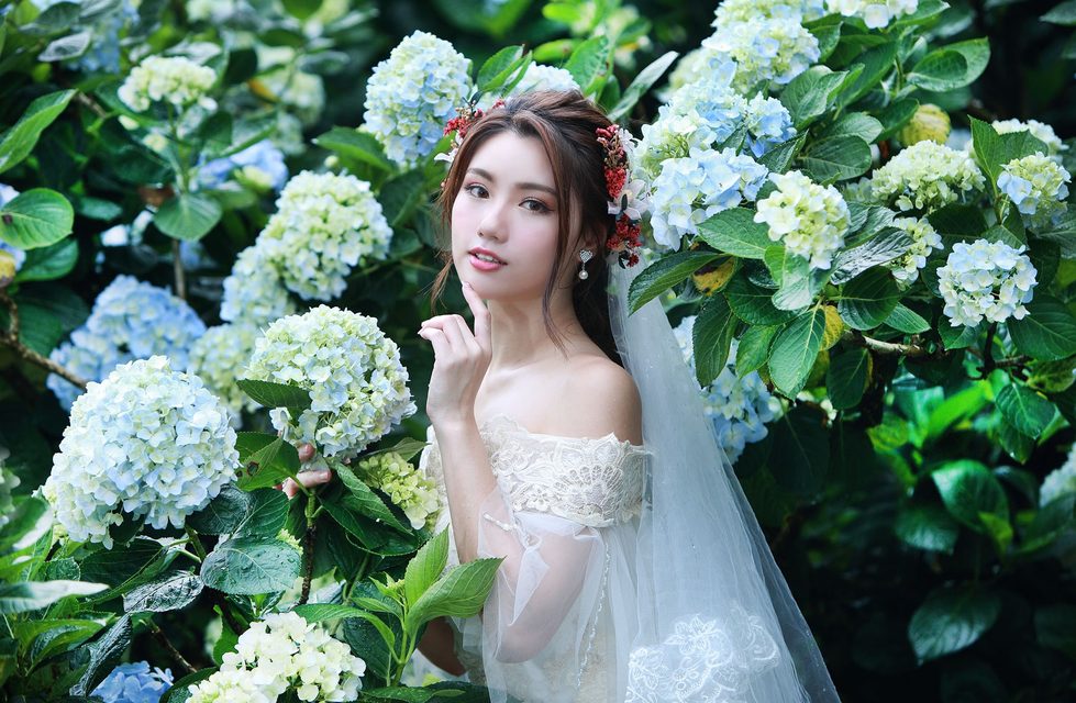 Beautiful Bride and Hydrangea Flowers – photo 50