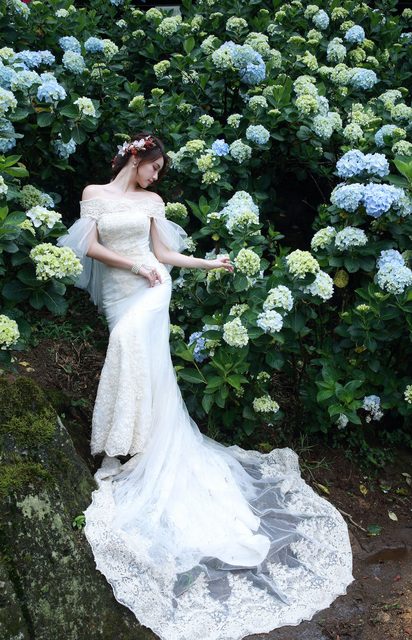 Beautiful Bride and Hydrangea Flowers – photo 60