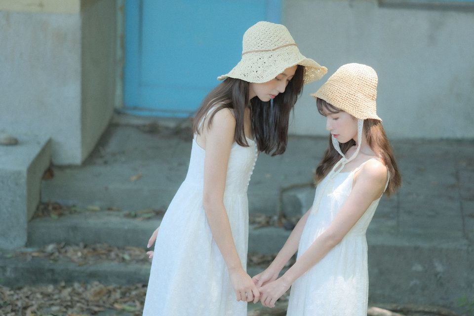 Beautiful Twin Angels – photo 13