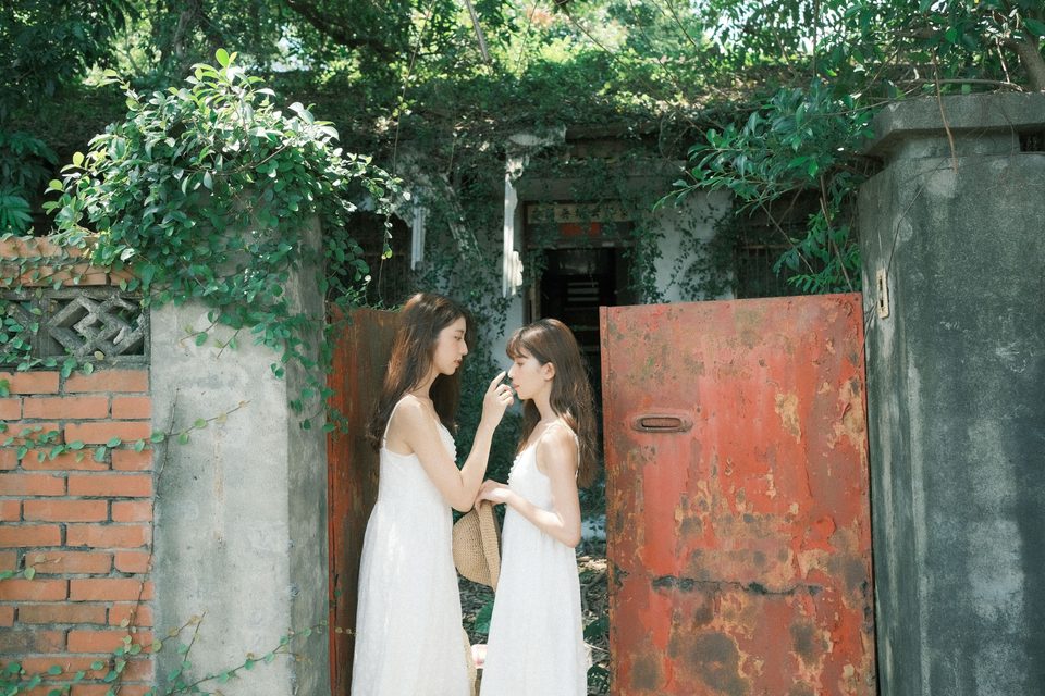 Beautiful Twin Angels – photo 41