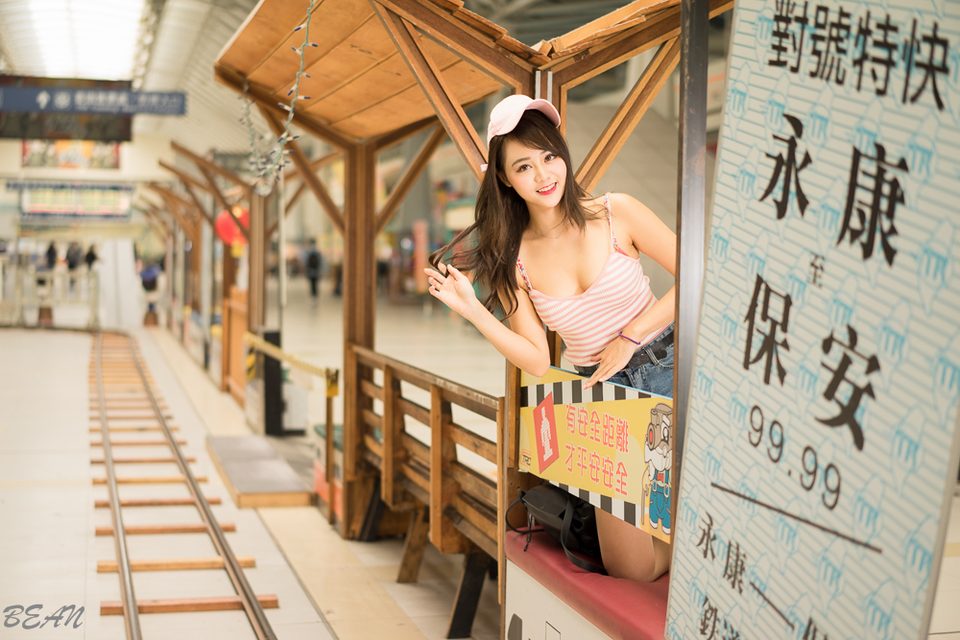 Sun Hui Tong   Stewardess High speed Railway – ảnh 23