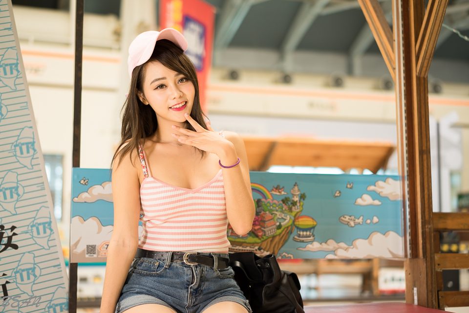 Sun Hui Tong   Stewardess High speed Railway – ảnh 28