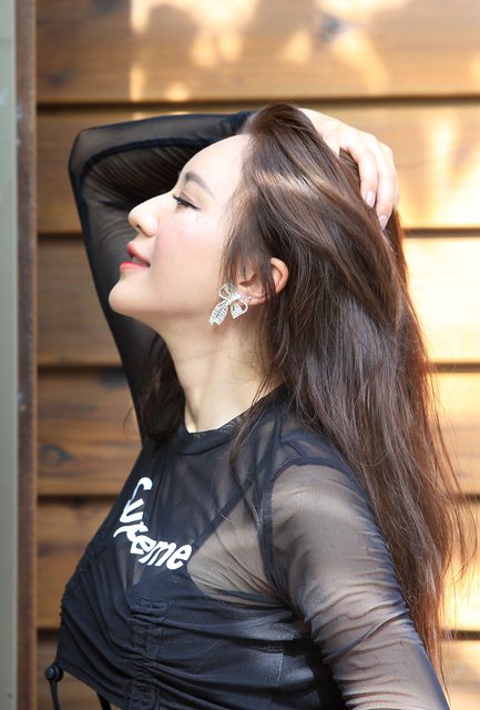Pretty and Vivid Showgirl – ảnh 43