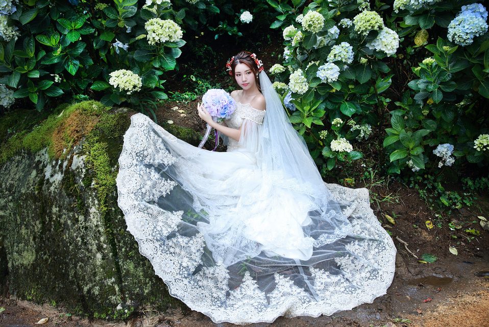 Beautiful Bride and Hydrangea Flowers – photo 38